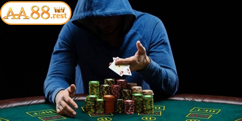 Việc hiểu rõ các thuật ngữ trong poker không chỉ giúp bạn tự tin